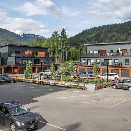 Апартаменти The Mac Shack By Revelstoke Vacations Екстер'єр фото
